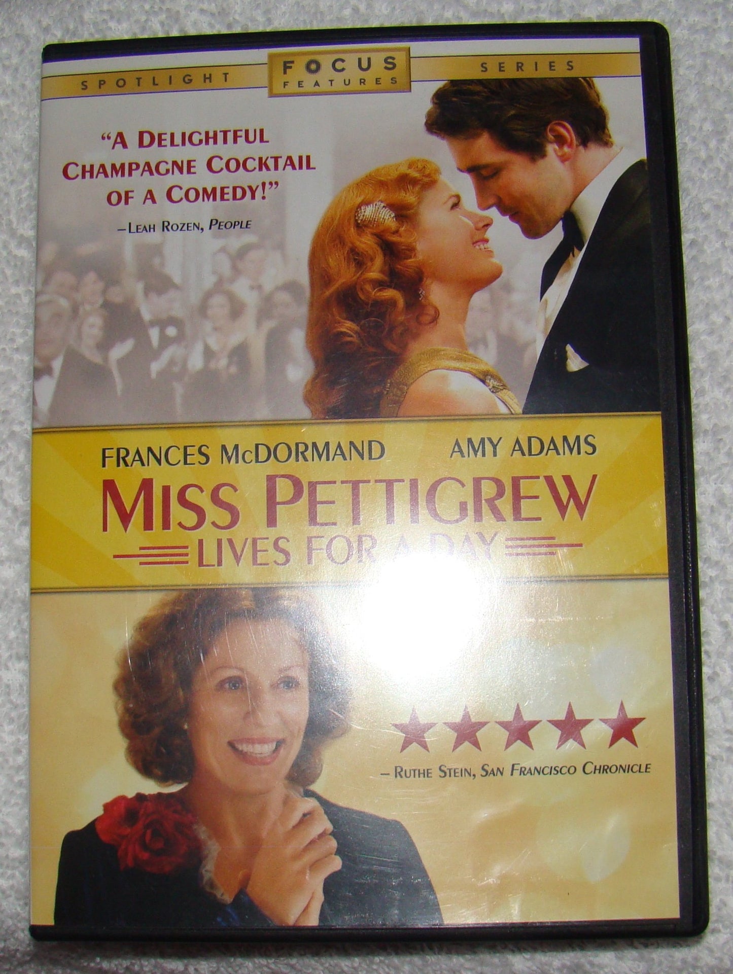 Miss Pettigrew Lives for a Day (Widescreen & Full Screen Edition) - 890