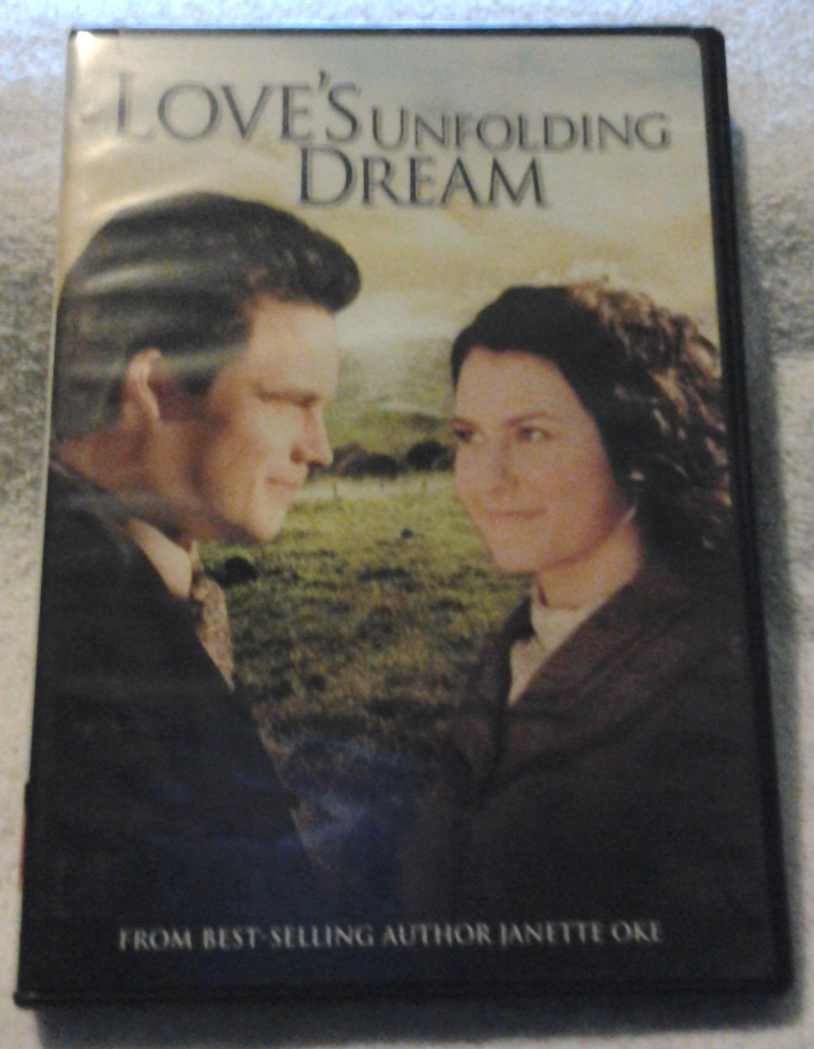 Love's Unfolding Dream - 9251